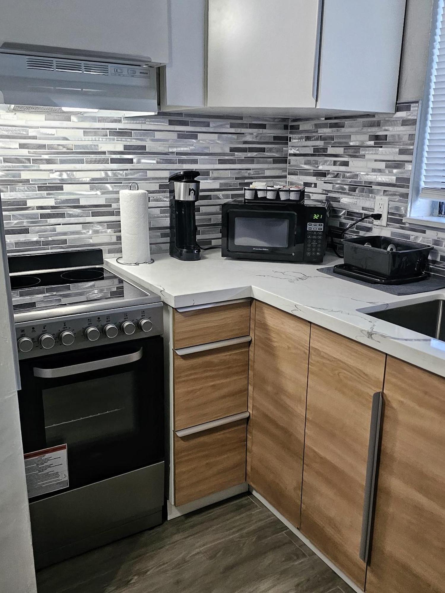 Cute Renovated Studio 4 Miles From Hard Rock Hotel Hollywood Exterior photo